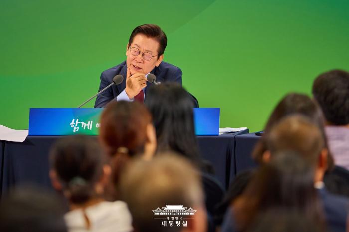 한미 관세 협상, “국익 최우선” 입장 고수 기사 이미지