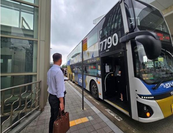 경기도, 2층버스 이용자 만족도 79.7점…좌석 편의 개선 필요 기사 이미지