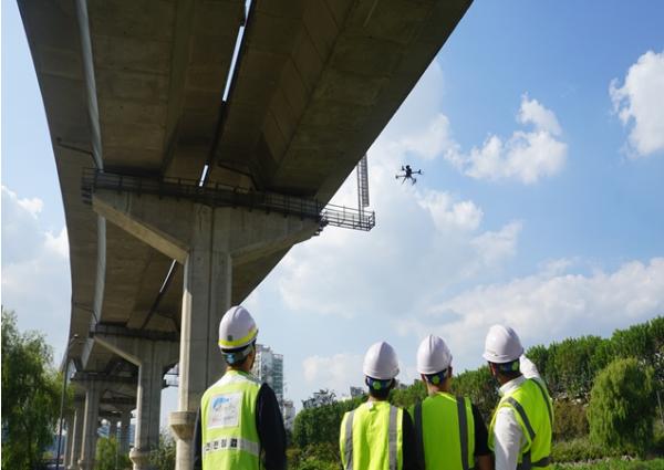 서울시설공단, 드론·열화상카메라 등 첨단장비로 해빙기 도로시설 점검