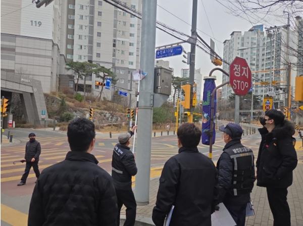 강북구, 새 학기 맞아 초등학교 주변 불법광고물 집중 단속 돌입