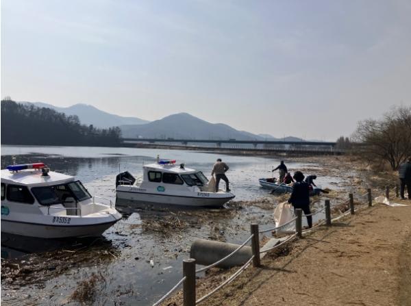 수도권 식수원 ‘팔당호 새단장’…봄맞이 대청소 나선 경기도