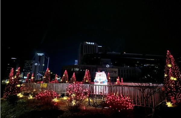 서울시, BTS빛으로 물든 광화문 일대 봄꽃길과 해치 라이트 가든 걸어보세요 기사 이미지