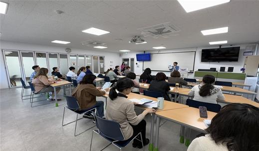 인천시, 외국인 납부 안내 편의 높인다… 다국어 지방세 안내 리플릿 배포