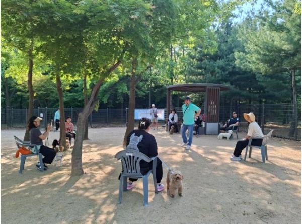 인천 서구, ‘2026 반려동물 문화교실’ 성황리 개최... 산책 교육 등 전문  프로그램 운영