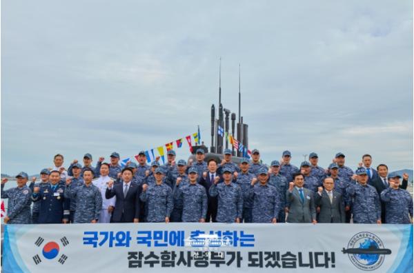 이재명 대통령, 신채호함 방문 