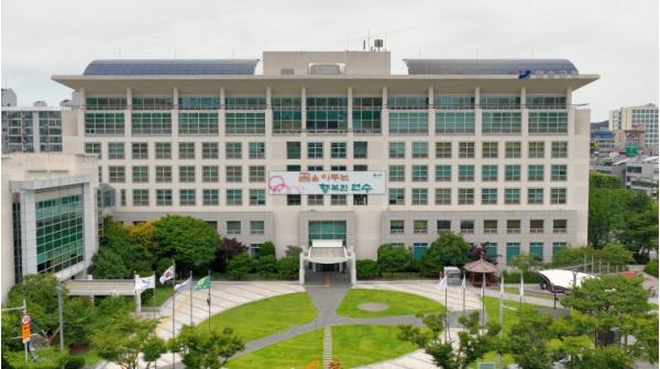 이재호 연수구청장, 연수큰재장학재단 누적 1천만 원 기탁